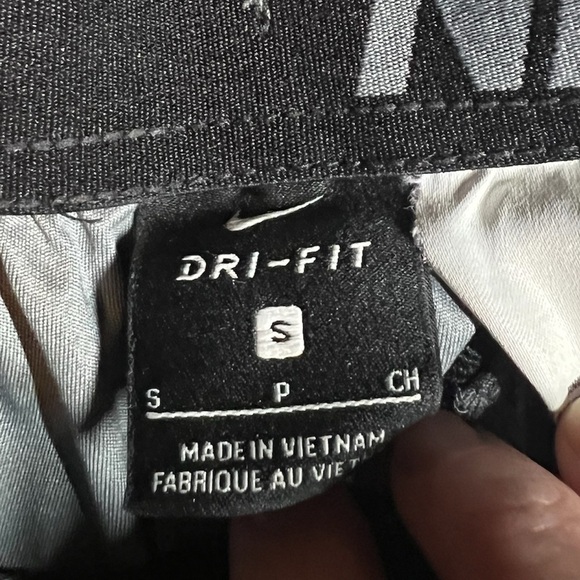 Nike 9" Fly Topo Print Gray Black
Shorts Mens Sz S - Picture 2 of 4